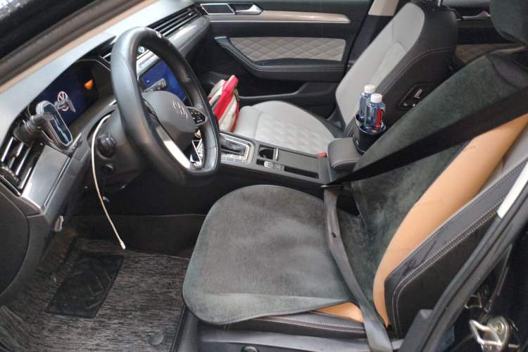 Used Volkswagen Magotan 2023 2 Million Units Limited Edition 330TSI DSG Leading Version Left Front Seat