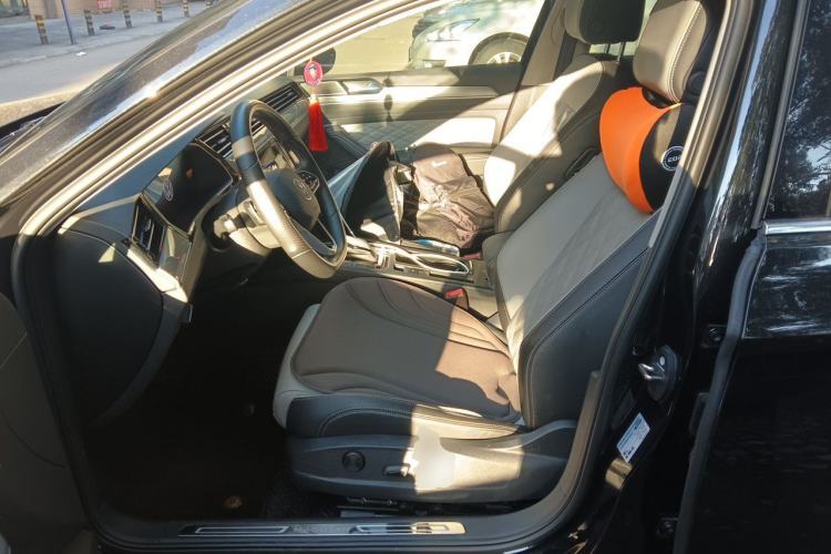 Used Volkswagen Magotan 2023 2 Million Units Limited Edition 330TSI DSG Leading Version Left Front Seat