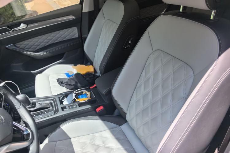 Used Volkswagen Magotan 2023 2 Million Units Limited Edition 330TSI DSG Leading Version Left Front Seat