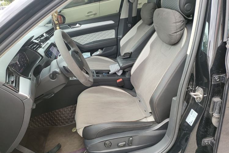Used Volkswagen Magotan 2023 2 Million Units Limited Edition 330TSI DSG Leading Version Left Front Seat