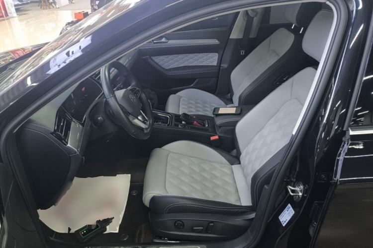 Used Volkswagen Magotan 2023 2 Million Units Limited Edition 330TSI DSG Leading Version Left Front Seat
