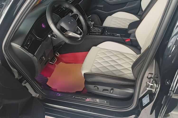 Used Volkswagen Magotan 2023 2 Million Units Commemorative Edition 330TSI DSG Luxury Version Left Front Seat