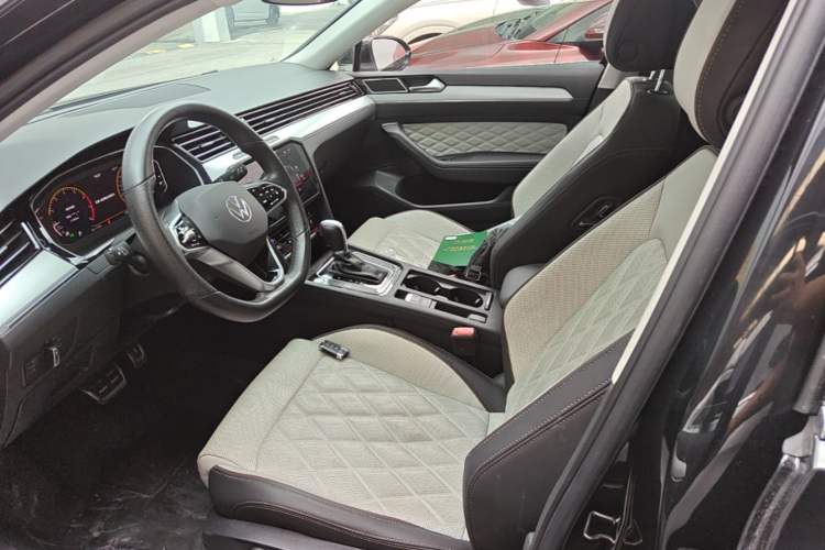 Used Volkswagen Magotan 2023 2 Million Units Commemorative Edition 330TSI DSG Luxury Version Left Front Seat
