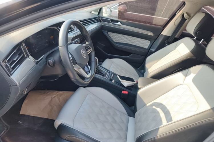 Used Volkswagen Magotan 2023 2 Million Units Limited Edition 330TSI DSG Leading Version Left Front Seat