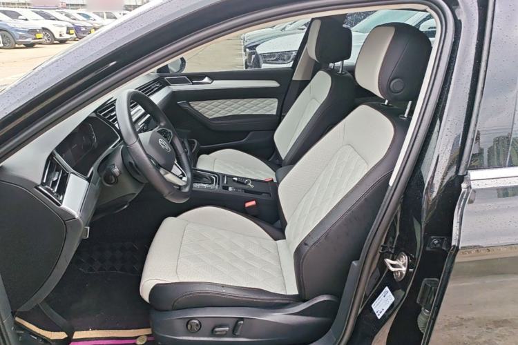Used Volkswagen Magotan 2023 2 Million Units Commemorative Edition 330TSI DSG Luxury Version Left Front Seat