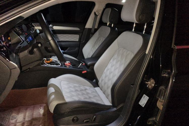 Used Volkswagen Magotan 2023 2 Million Units Limited Edition 330TSI DSG Leading Version Left Front Seat