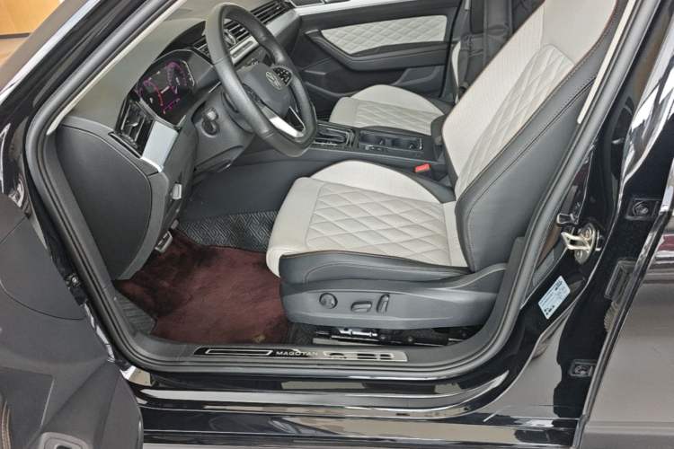Used Volkswagen Magotan 2023 2 Million Units Commemorative Edition 330TSI DSG Luxury Version Left Front Seat