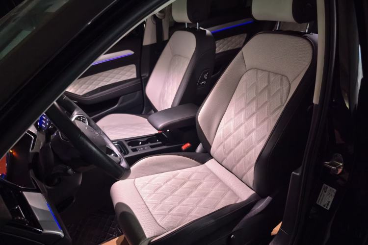 Used Volkswagen Magotan 2023 2 Million Units Limited Edition 330TSI DSG Leading Version Left Front Seat