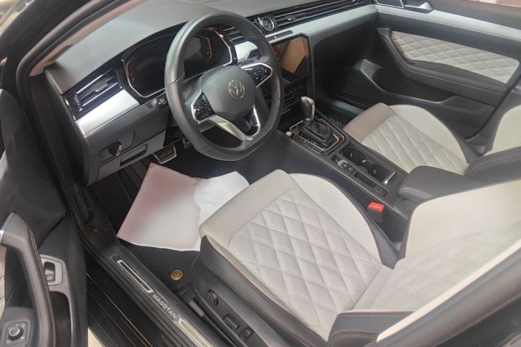 Used Volkswagen Magotan 2023 2 Million Units Commemorative Edition 330TSI DSG Luxury Version Left Front Seat
