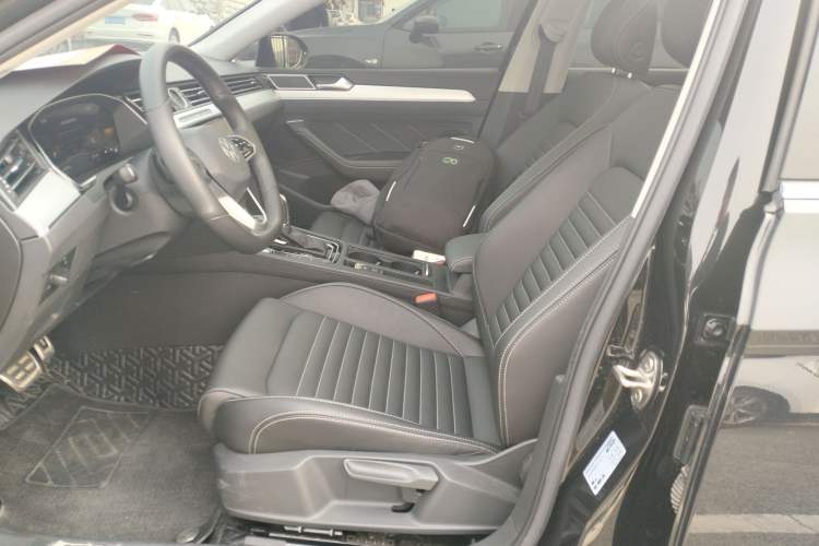 Used Volkswagen Magotan 2023 2 Million Units Limited-Edition 280TSI DSG Comfort Version Left Front Seat