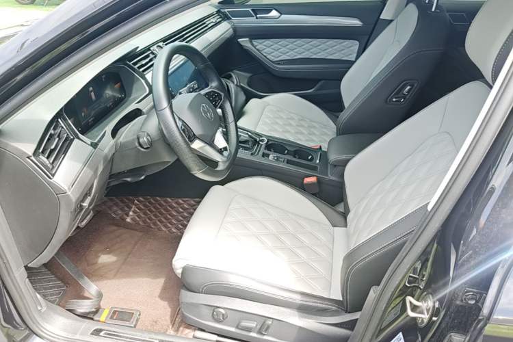 Used Volkswagen Magotan 2023 2 Million Units Limited Edition 280TSI DSG Leading Version Left Front Seat