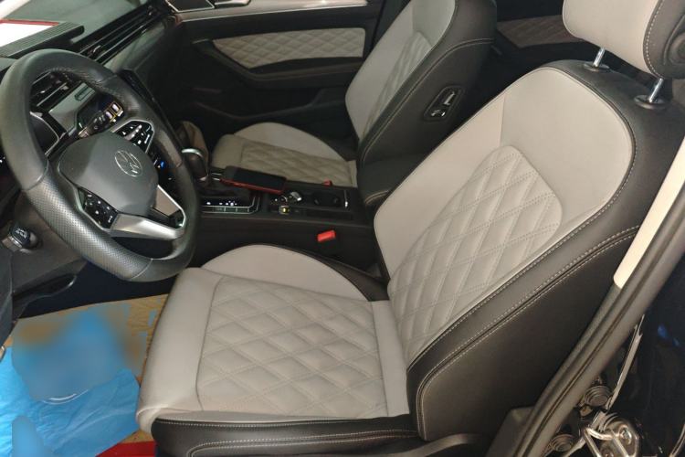 Used Volkswagen Magotan 2023 2 Million Units Limited Edition 330TSI DSG Leading Version Left Front Seat