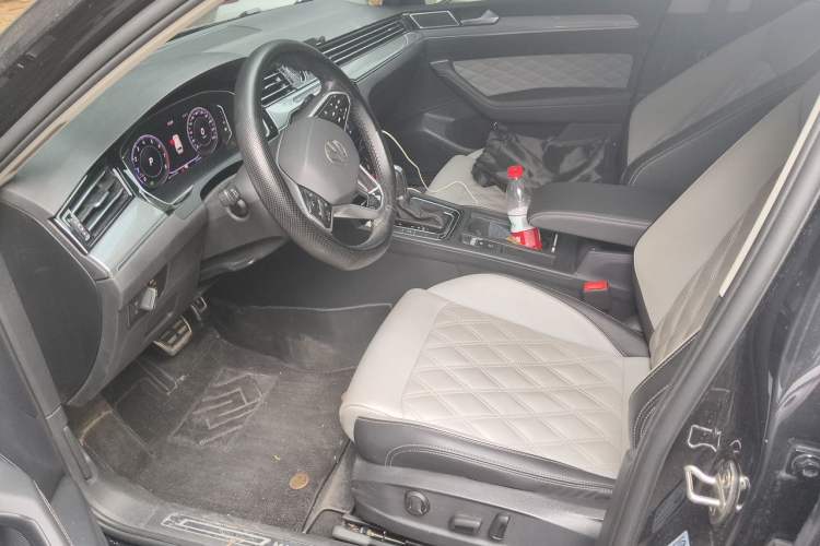 Used Volkswagen Magotan 2023 2 Million Units Limited Edition 330TSI DSG Leading Version Left Front Seat