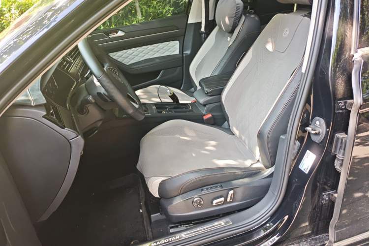 Used Volkswagen Magotan 2023 2 Million Units Limited-Edition 380TSI DSG Flagship Version Left Front Seat