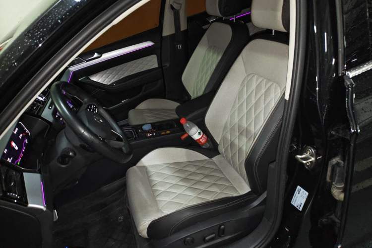 Used Volkswagen Magotan 2023 2 Million Units Commemorative Edition 330TSI DSG Luxury Version Left Front Seat