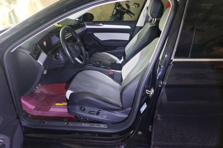 Used Volkswagen Magotan 2023 2 Million Units Commemorative Edition 330TSI DSG Luxury Version Left Front Seat