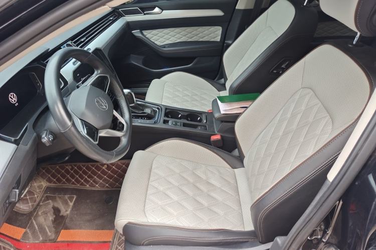 Used Volkswagen Magotan 2023 2 Million Units Commemorative Edition 330TSI DSG Luxury Version Left Front Seat