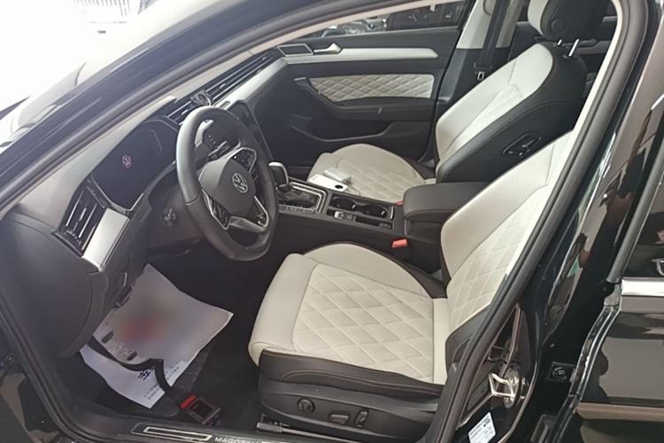 Used Volkswagen Magotan 2023 2 Million Units Commemorative Edition 330TSI DSG Luxury Version Left Front Seat