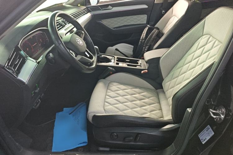 Used Volkswagen Magotan 2023 2 Million Units Commemorative Edition 330TSI DSG Luxury Version Left Front Seat