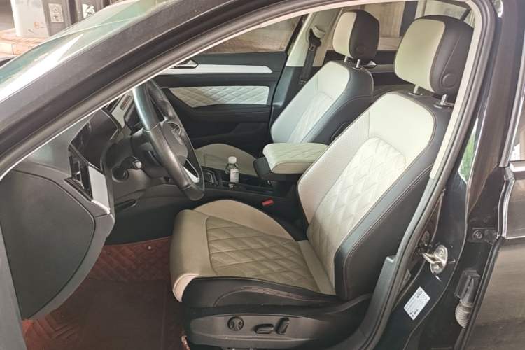 Used Volkswagen Magotan 2023 2 Million Units Limited Edition 330TSI DSG Leading Version Left Front Seat