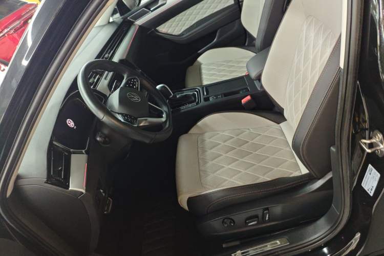 Used Volkswagen Magotan 2023 2 Million Units Commemorative Edition 330TSI DSG Luxury Version Left Front Seat