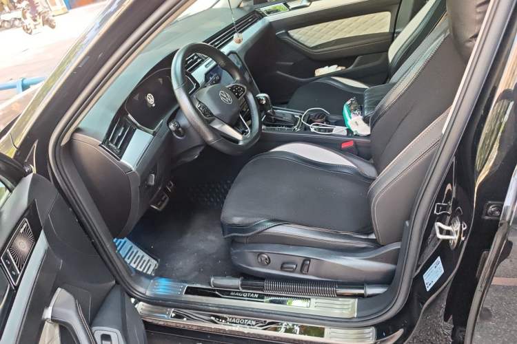 Used Volkswagen Magotan 2023 2 Million Units Commemorative Edition 330TSI DSG Luxury Version Left Front Seat