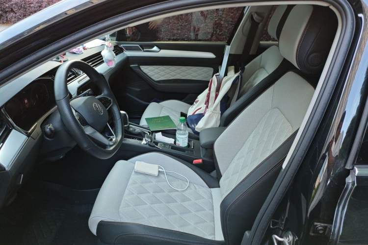 Used Volkswagen Magotan 2023 2 Million Units Commemorative Edition 330TSI DSG Luxury Version Left Front Seat