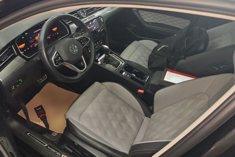 Used Volkswagen Magotan 2023 2 Million Units Limited Edition 330TSI DSG Leading Version Left Front Seat