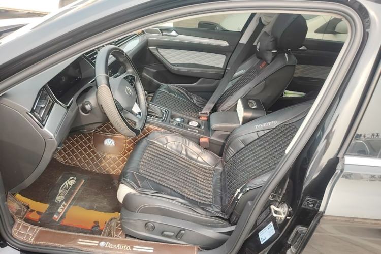 Used Volkswagen Magotan 2023 2 Million Units Limited Edition 330TSI DSG Leading Version Left Front Seat