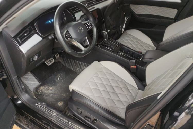 Used Volkswagen Magotan 2023 2 Million Units Commemorative Edition 330TSI DSG Luxury Version Left Front Seat