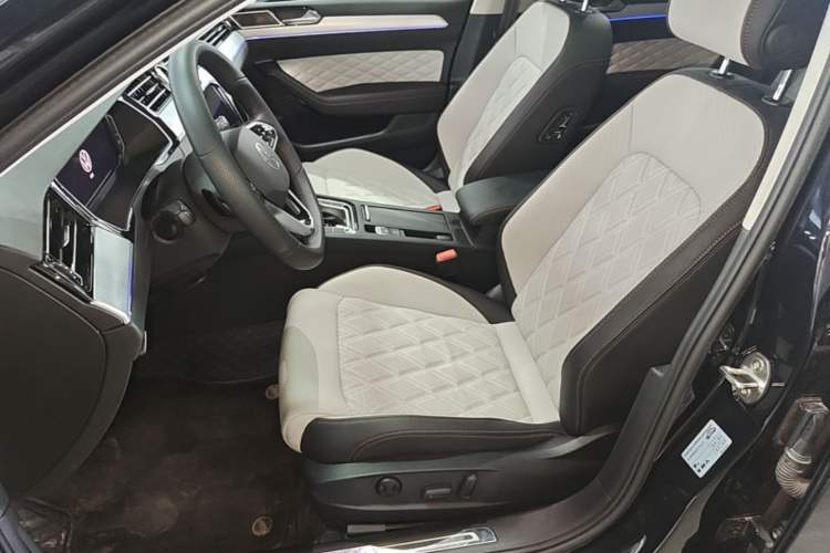 Used Volkswagen Magotan 2023 2 Million Units Commemorative Edition 330TSI DSG Luxury Version Left Front Seat