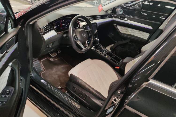 Used Volkswagen Magotan 2023 2 Million Units Commemorative Edition 330TSI DSG Luxury Version Left Front Seat