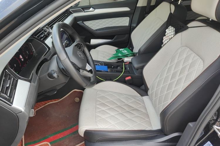 Used Volkswagen Magotan 2023 2 Million Units Commemorative Edition 330TSI DSG Luxury Version Left Front Seat