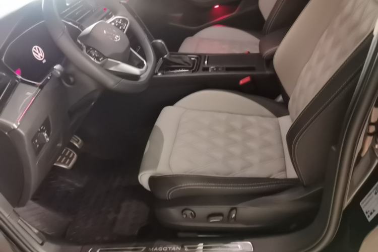 Used Volkswagen Magotan 2023 2 Million Units Limited Edition 330TSI DSG Leading Version Left Front Seat
