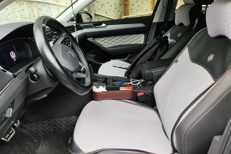 Used Volkswagen Magotan 2023 2 Million Units Commemorative Edition 330TSI DSG Luxury Version Left Front Seat
