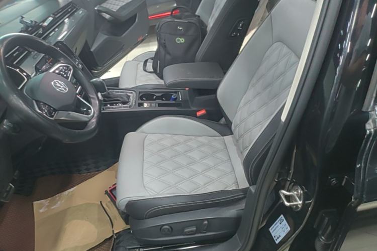 Used Volkswagen Magotan 2023 2 Million Units Limited Edition 330TSI DSG Leading Version Left Front Seat