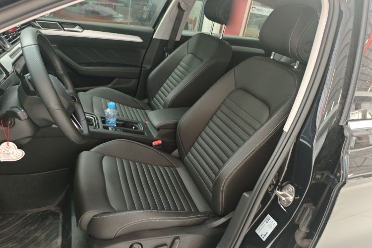 Used Volkswagen Magotan 2023 2 Million Units Limited-Edition 280TSI DSG Comfort Version Left Front Seat