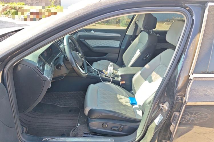 Used Volkswagen Magotan 2023 2 Million Units Limited Edition 330TSI DSG Leading Version Left Front Seat