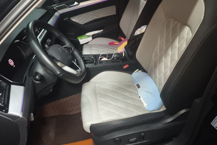 Used Volkswagen Magotan 2023 2 Million Units Commemorative Edition 330TSI DSG Luxury Version Left Front Seat