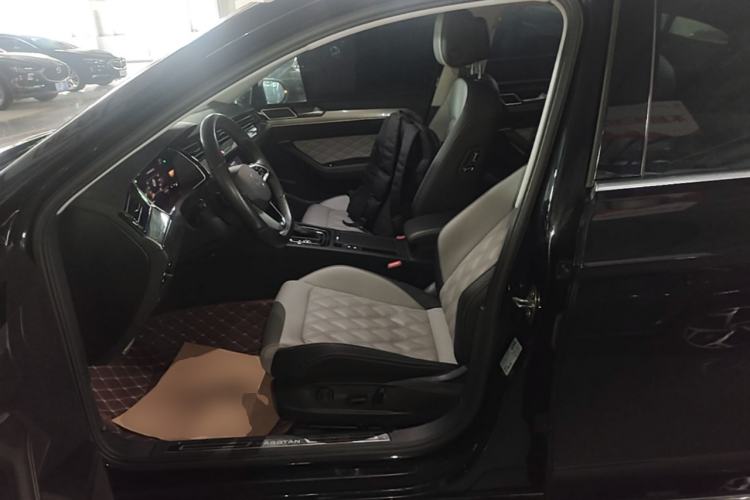 Used Volkswagen Magotan 2023 2 Million Units Limited Edition 280TSI DSG Leading Version Left Front Seat