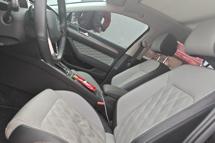 Used Volkswagen Magotan 2023 2 Million Units Limited Edition 280TSI DSG Leading Version Left Front Seat