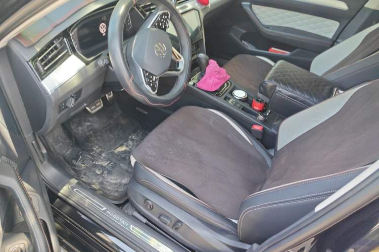 Used Volkswagen Magotan 2023 2 Million Units Commemorative Edition 330TSI DSG Luxury Version Left Front Seat
