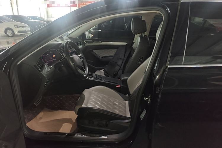 Used Volkswagen Magotan 2023 2 Million Units Limited Edition 280TSI DSG Leading Version Left Front Seat