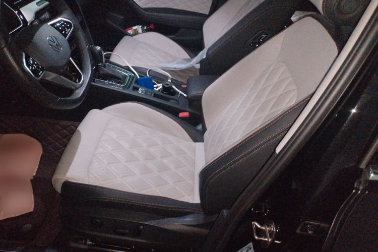 Used Volkswagen Magotan 2023 2 Million Units Commemorative Edition 330TSI DSG Luxury Version Left Front Seat