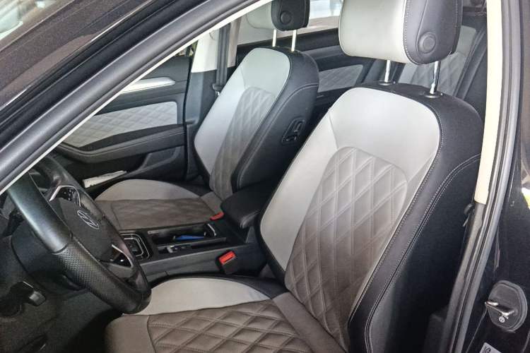 Used Volkswagen Magotan 2023 2 Million Units Limited Edition 330TSI DSG Leading Version Left Front Seat