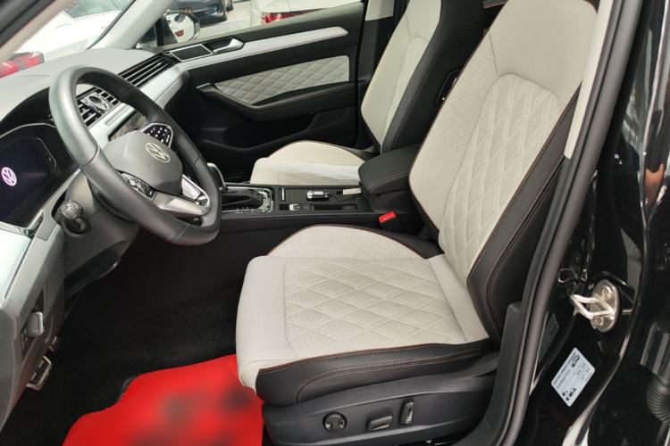 Used Volkswagen Magotan 2023 2 Million Units Commemorative Edition 330TSI DSG Luxury Version Left Front Seat