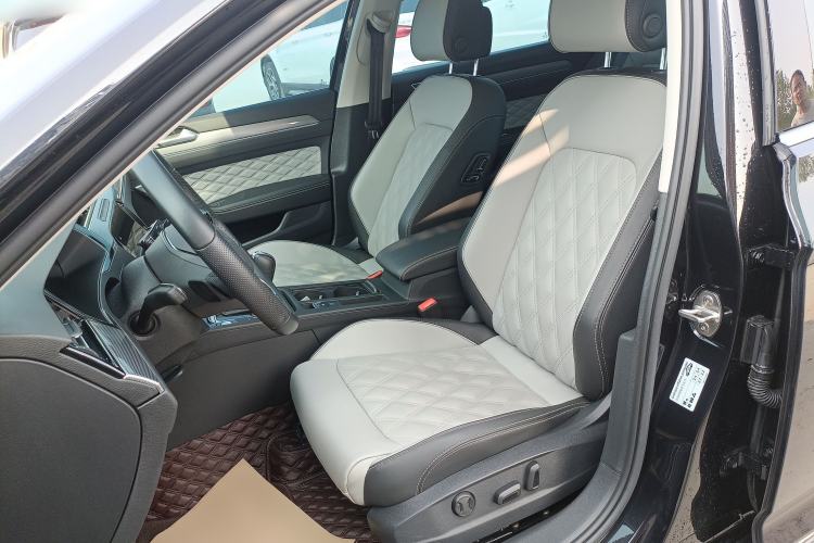 Used Volkswagen Magotan 2023 2 Million Units Limited Edition 330TSI DSG Leading Version Left Front Seat