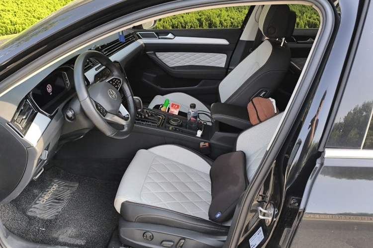 Used Volkswagen Magotan 2023 2 Million Units Commemorative Edition 330TSI DSG Luxury Version Left Front Seat