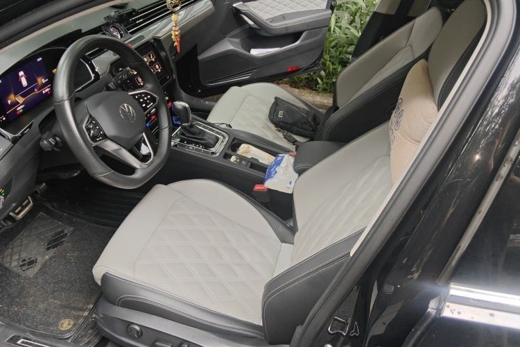 Used Volkswagen Magotan 2023 2 Million Units Limited Edition 330TSI DSG Leading Version Left Front Seat