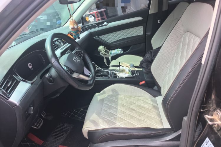 Used Volkswagen Magotan 2023 2 Million Units Commemorative Edition 330TSI DSG Luxury Version Left Front Seat